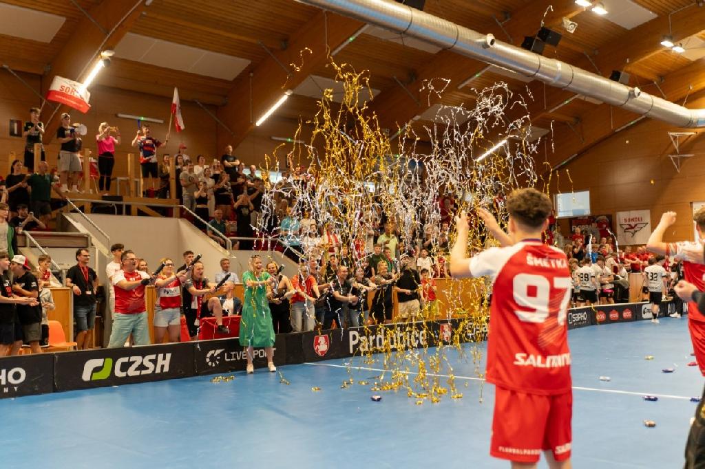 Sokolští mistři ČR ve florbale U17, Pardubice