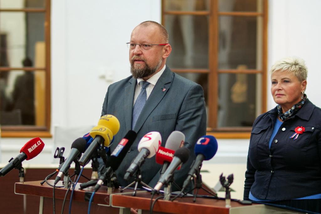 Podpepsání Memoranda o spolupráci s Orlem_Hana Moučková a Jan Bartošek