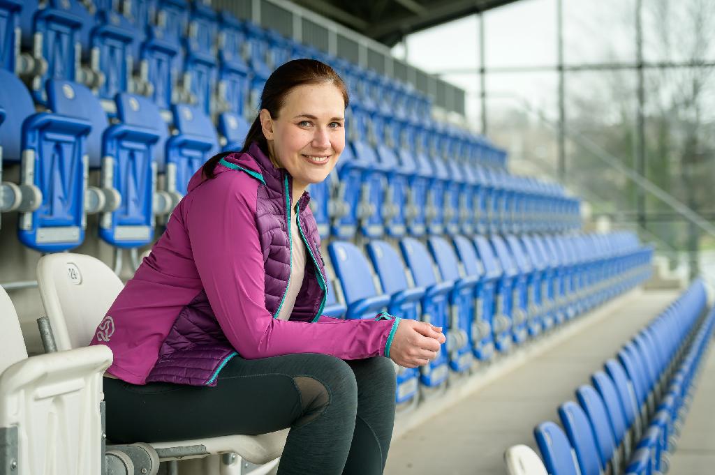 Andrea Hoffmannová_Ostrava_náměstkyně primátora_tribuna_sedí