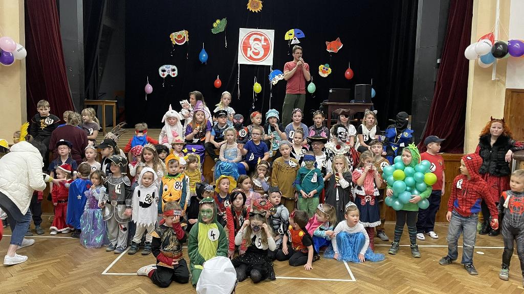 100 masek na šibřinkách Sokola v Jihlavě
