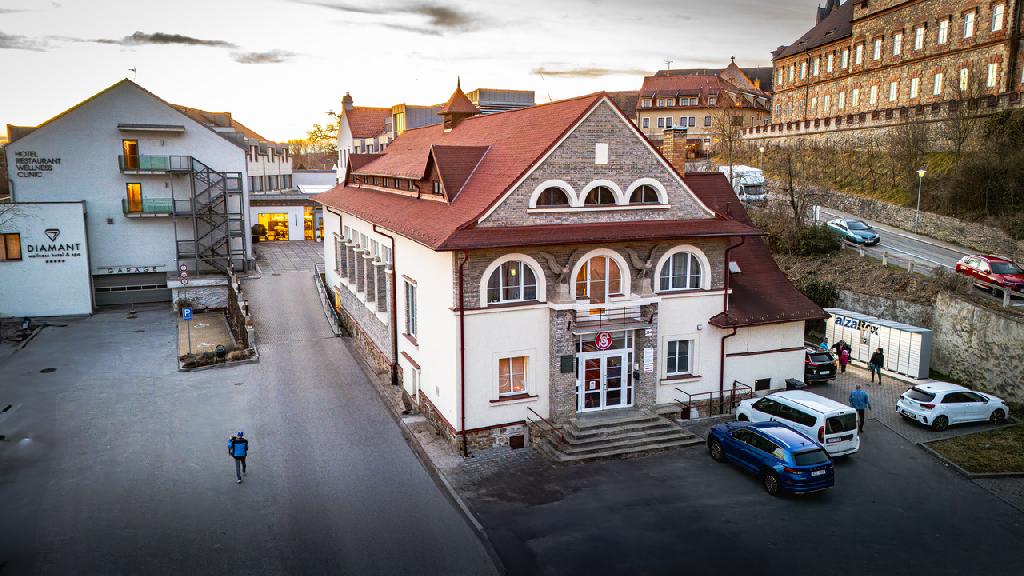 Sokol Hluboká